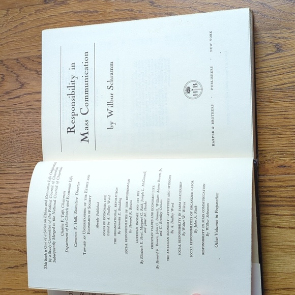Vintage First Edition Responsibility In Mass Communication Wilbur Schramm Book - Picture 6 of 16